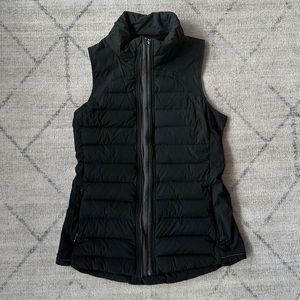 Lululemon fluffed up vest size 6 Black very gently used